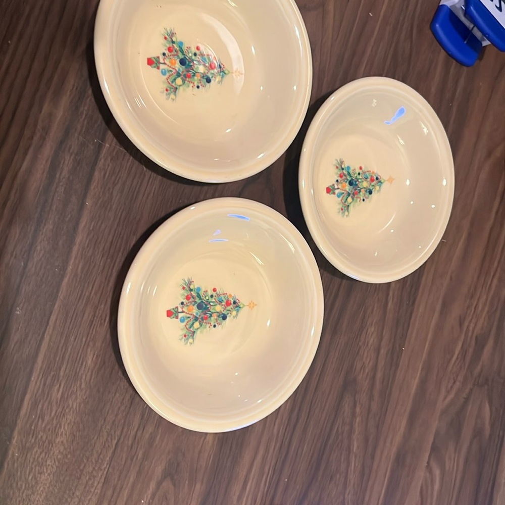 Festive Cream Dinnerware Set with Christmas Tree Design